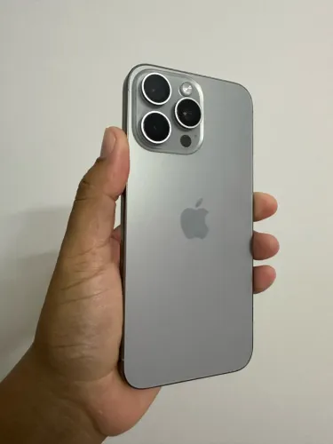 IPHONE 15 PRO MAX BATERIA 92% SEMINOVO TOP ! Bateria e câmera frontal originais Apple !