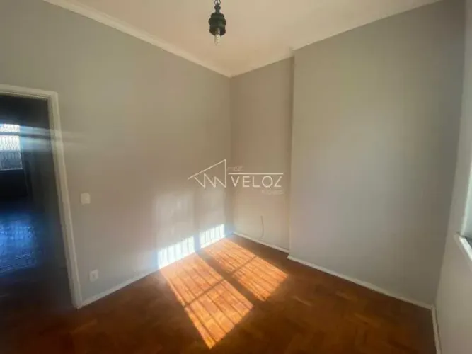 Apartamento : Padrão / Residencial / Catete