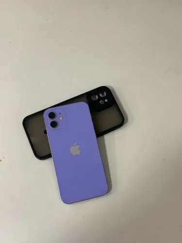 iPhone 12 roxo