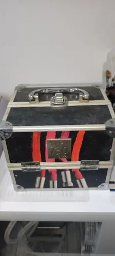 Maleta maquiagem Avon 130 anos