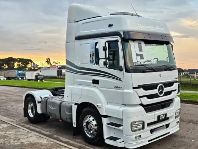 Mb Axor 2041 4x2 Ano 2019 Teto Alto Automático Rodas de Alumínio Bom de mecânica e pneus