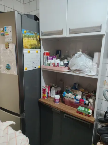 Vende se Armário de cozinha de Aço tipo paneleira com 04 portas e 1 tampa de madeira