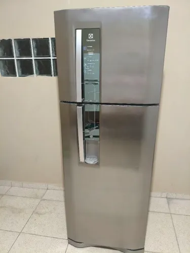Geladeira Electrolux Frost Free inox com digital