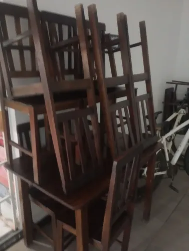 Vendese. mesas com cadeiras