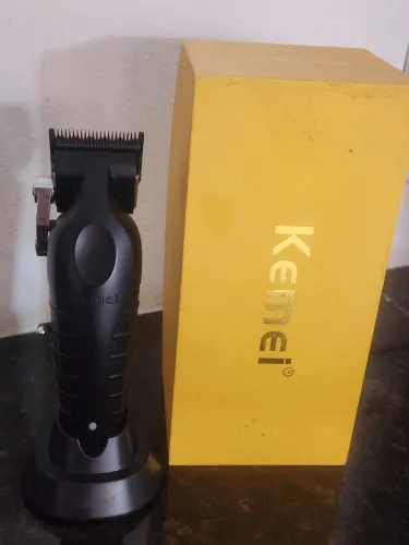 Máquina de cortar cabelo Kemei