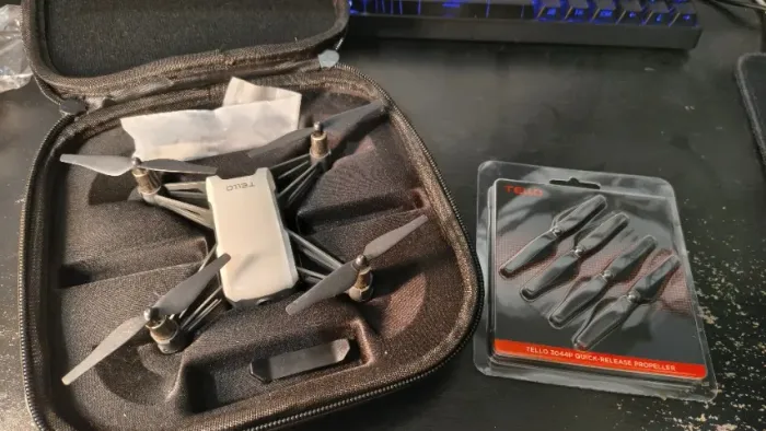 Drone DJI Tello Impecável - O Melhor para Iniciantes! (+pack Helices extras)