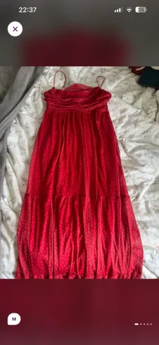 Vestido longo vermelho com bolinhas rosa Tamanho M