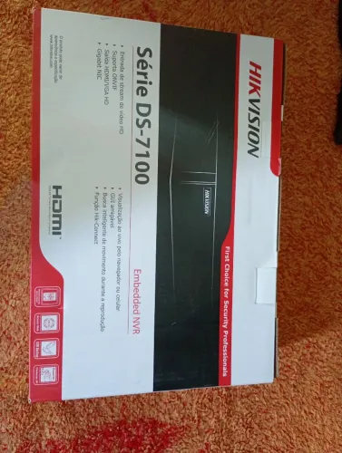 NVR Hikvision série DS 7100 4Canais