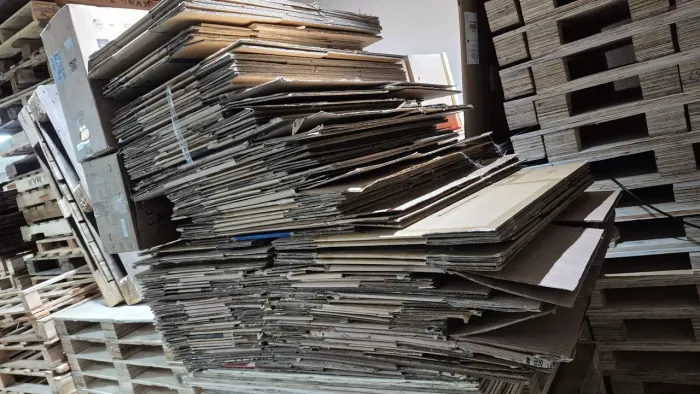 Caixas de papelão tamanho médio grande, entregamos.