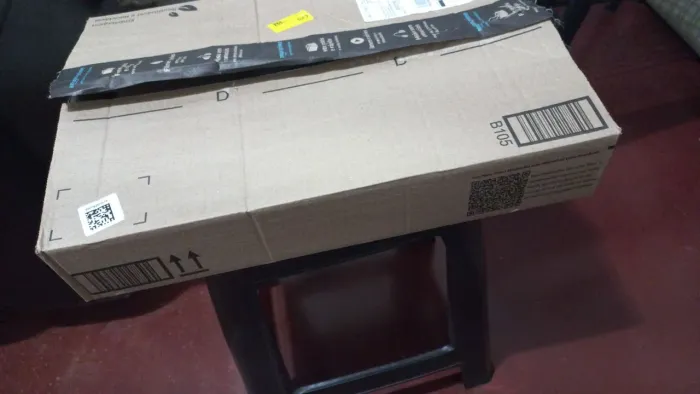 VENDE-SE BALANÇA DIGITAL CORPORAL G TECH EM VIDRO TEMPERADO.
