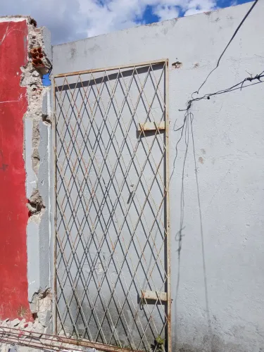 Vende se grade para porta 