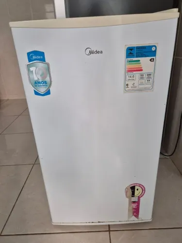Frigobar Midea 93L Branco 