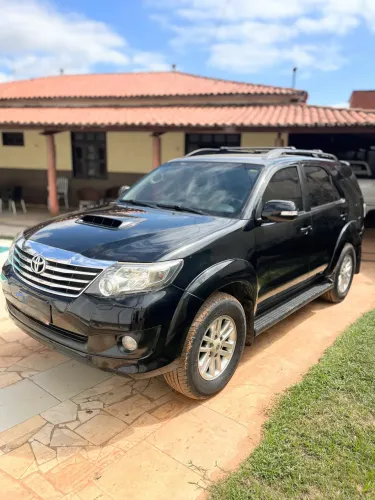 Toyota Hilux SW4 SRV D4-d 4X4 3.0 TDI Dies. AUT 2015