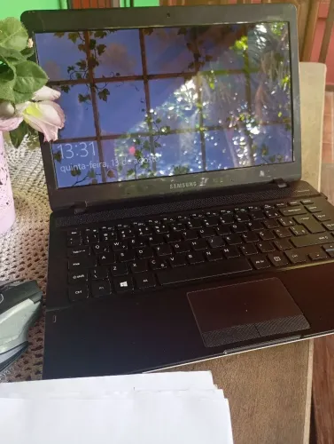 Notebook Samsung à Venda<br><br>Notebook Samsung funcionando ? tela funcionando normalmente.