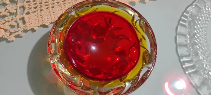 Cinzeiro vintage relíquia anos 80 cm 22 cm de circunferência novinho