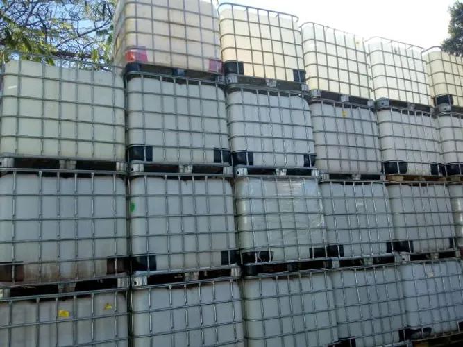 Containers Contêineres de 1.000L usado no estado ou lavados/higienizados