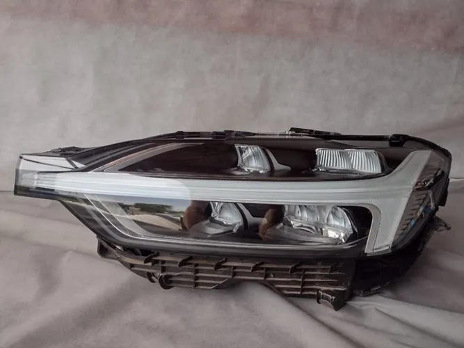 Farol Volvo xc60 2017/2022 Le Original