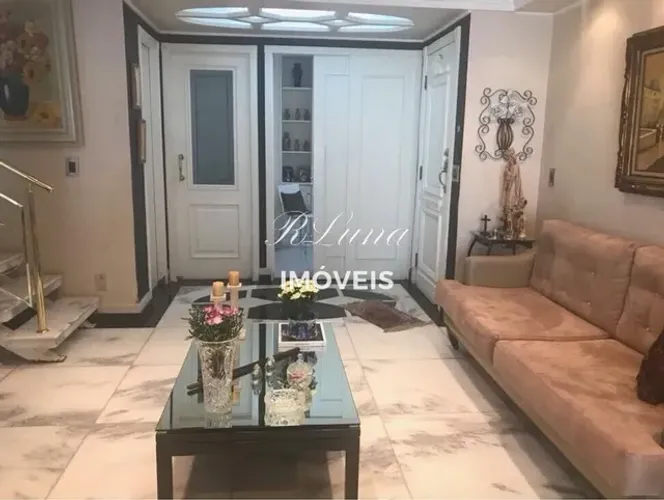 Casa em Condomínio com 4 dormitórios em Alphaville - Barueri- SP