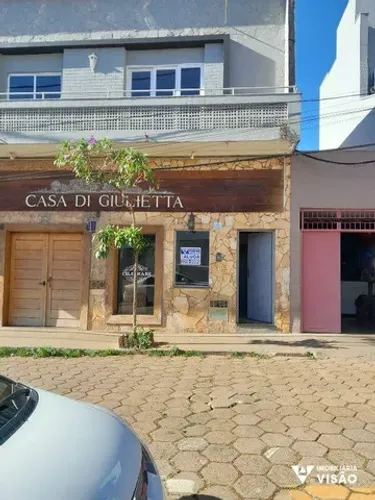 SOBRADO, 4 SALAS COM VETILADOR DE TETO, 3 BANHEIROS. PONTO COMERCIAL