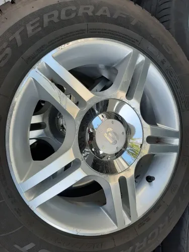 Roda aro 14 modelo esportiva Prata Volkswagen Fox 5x100 jogo usado