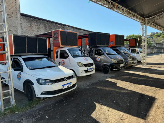 Divulgação Mini Trio