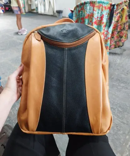 Mochilas em couro 100%
