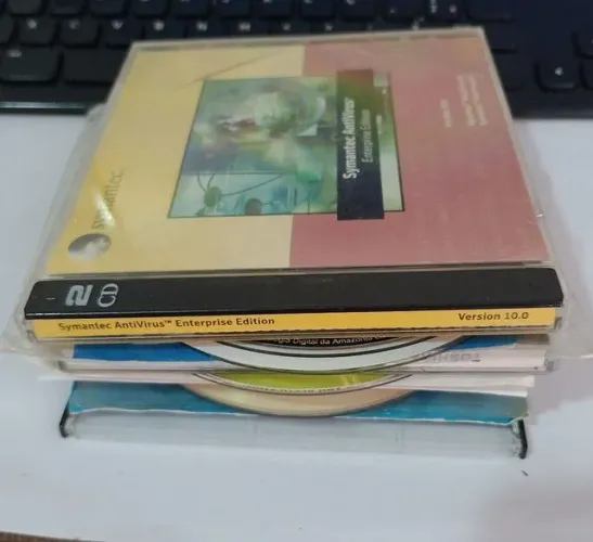 Lote de dvd e CDs de instalação 