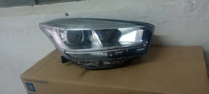 Farol Tiggo 5 2018/22 lado direito