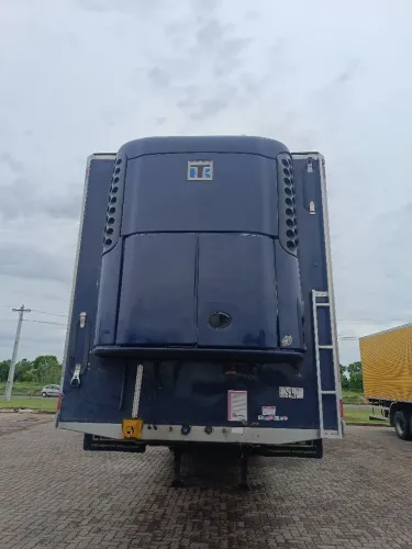 Vendo carreta câmera fria quarto eixo