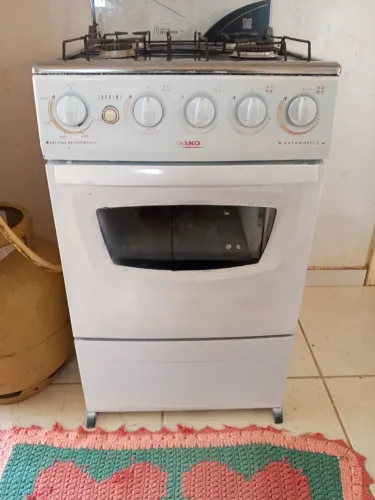 Vendo fogao funcionando tudo entrrgo mediante taxa so paga na entrega 