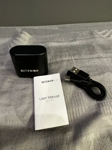 Fone Blitzwolf BW-FYE9 - Fone de Ouvido Sem Fio Bluetooth - Com Manual e Carregador