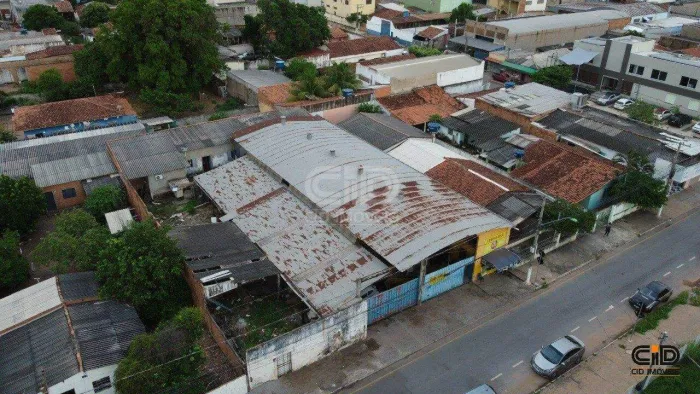 Terreno com galpão com mais de 850 m², no Vista Alegre