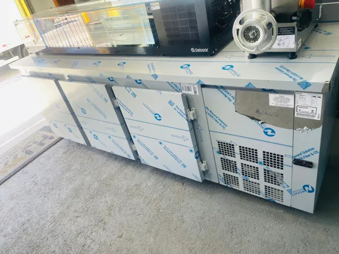 MB balcão de servico refrigerado 2M Gelopar 