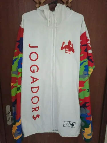 Jaqueta Jogadores com estampa camuflada