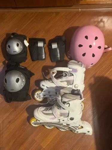 Kit Patins Oxelo ajustável (BR 36-39)- roxo e branco com proteções