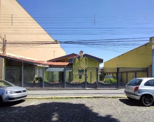 Casa térrea com 4 dormitórios à venda, 390 m² por R$ 2.200.000 - Centro - Atibaia/SP