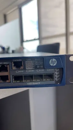 Switch HP 48 portas PoE+