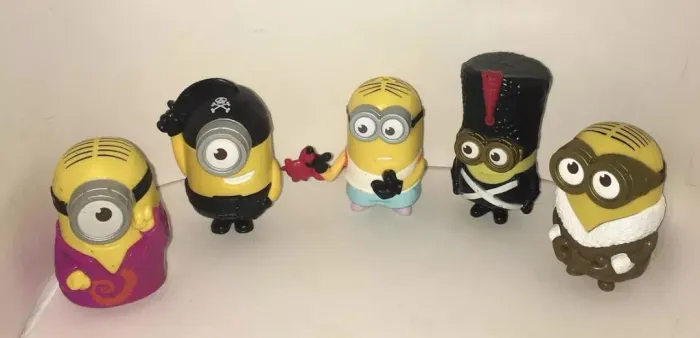 Minions - 5 bonecos MC Donald's (usado)