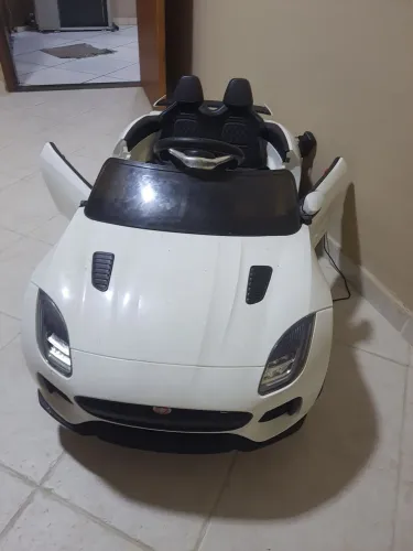 Vendo carro infantil  Jaguar da Bandeirantes 