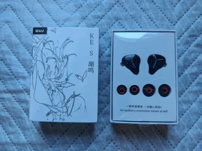 Fone de Ouvido CVJ KE-S com Microfone