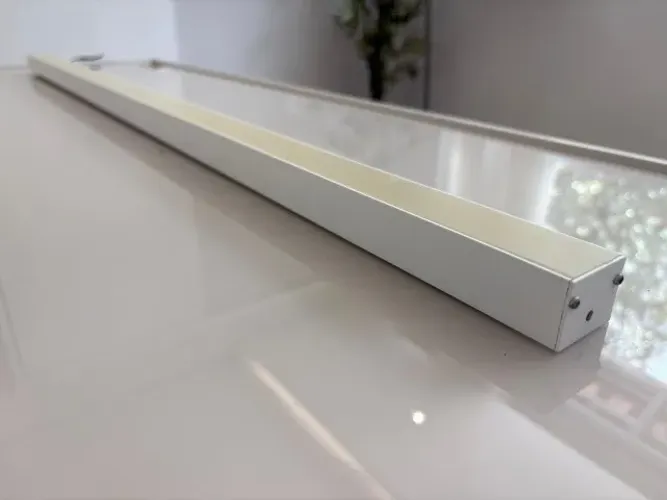 Luminária Linear de Sobrepor em Alumínio Branco Fosco - 3000K (LED Integrado)