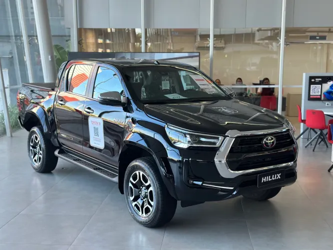 Toyota Hilux CD SRX Plus 4X4 2.8 TDI Die. Aut. 2025