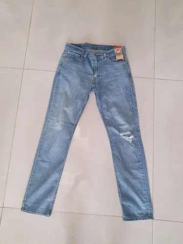 Calça Jeans LEVI'S, cor Azul Clara,  nova, modelo slim  tamanho 33 (42BR)