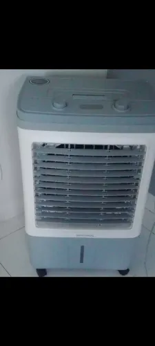 Umidificador semi-novo apenas um mês de uso