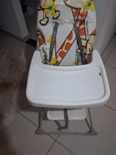 Vendo cadeira de alimentação  infantil 