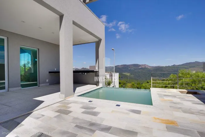 Casa em Condomínio em Quintas do Sol, Nova Lima - 4 suítes, 4 vagas, varanda gourmet
