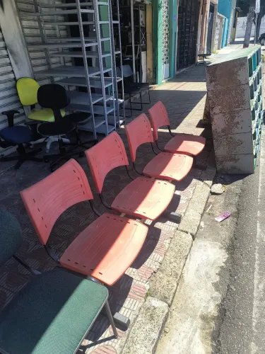 Longarina de 4 lugares vermelha 180,00