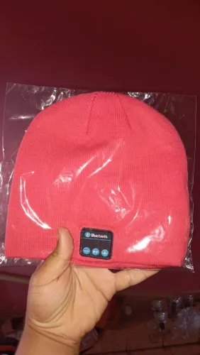 2 Toucas Vermelha com Bordado Escrito Bluetooth