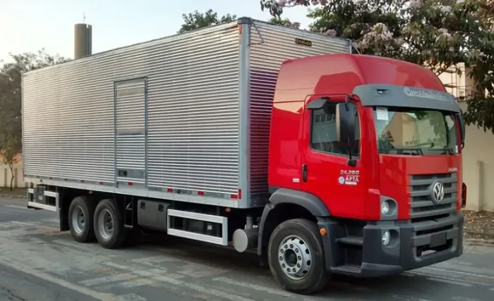 Volkswagen 24280 Baú 2014 