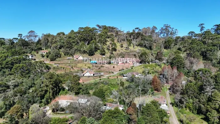 Bela Área para Investidores / Incorporação na Região do Jaguaribe - Campos do Jordão/SP